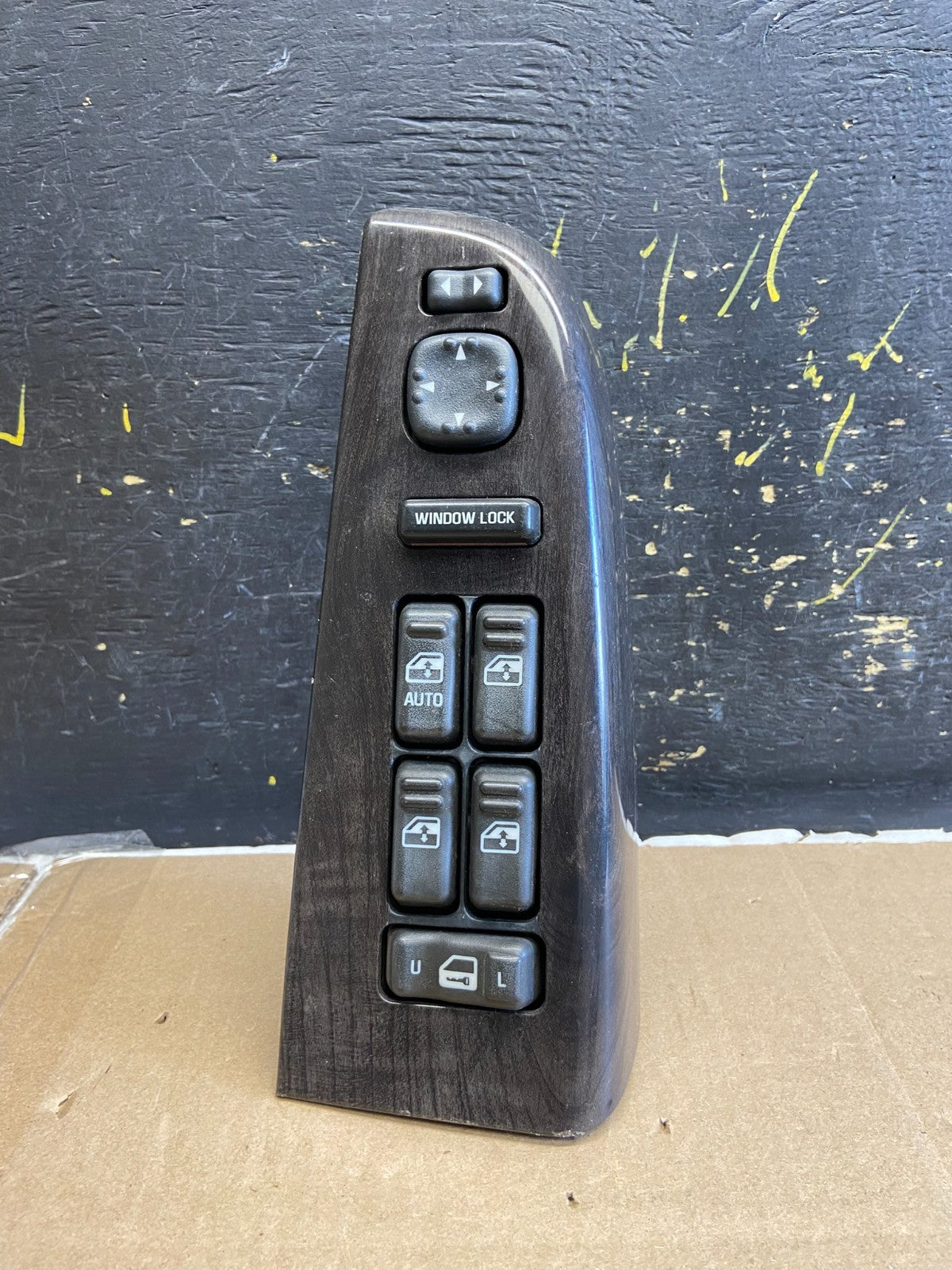 2000 to 2002 GMC Yukon Denali Front Door Power Window Master Switch AB19050