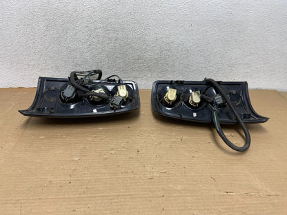 2000 to 2006 Chevrolet Suburban Tahoe Yukon Left+Right Set Tail Lights AG8135 DG9
