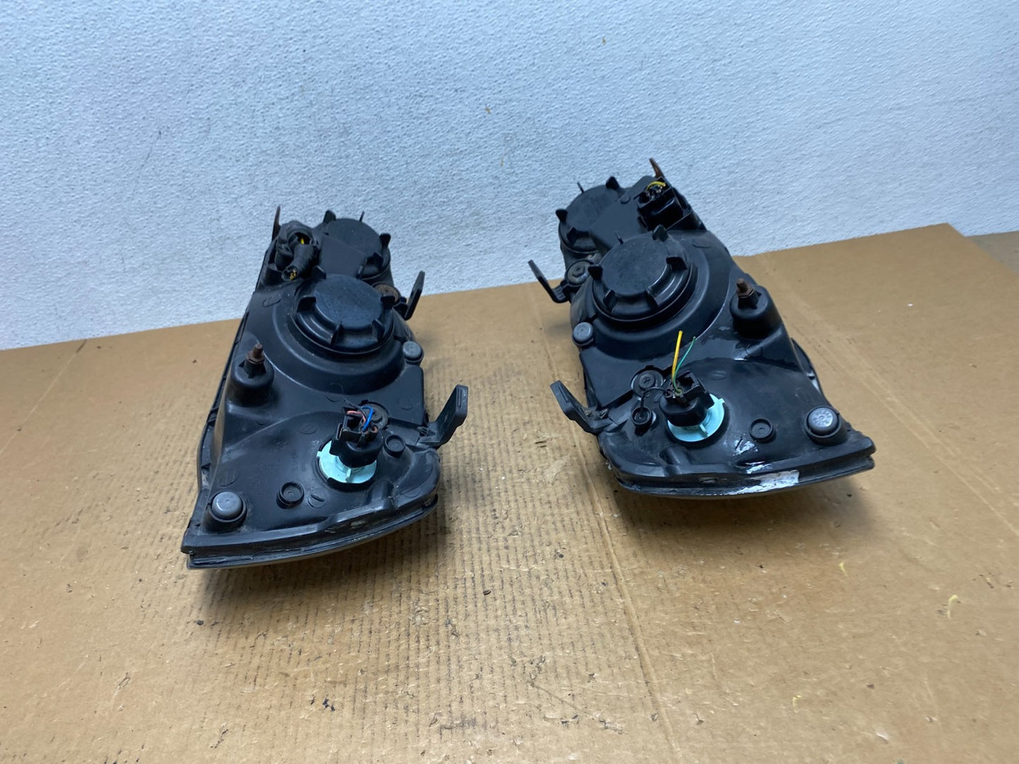 2001 2002 2003 Hyundai Elantra Left+Right Side Set Halogen Headlights AE1619 DW9