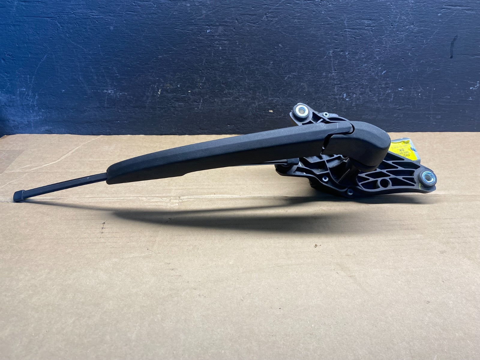 2011 to 2017 BMW X3 Rear Windshield Wiper Motor AD3523 DG3