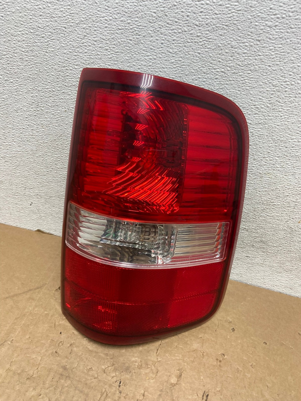 2004 to 2008 Ford F150 F-150 Right Passenger RH Side Tail Light AG1275 LK0
