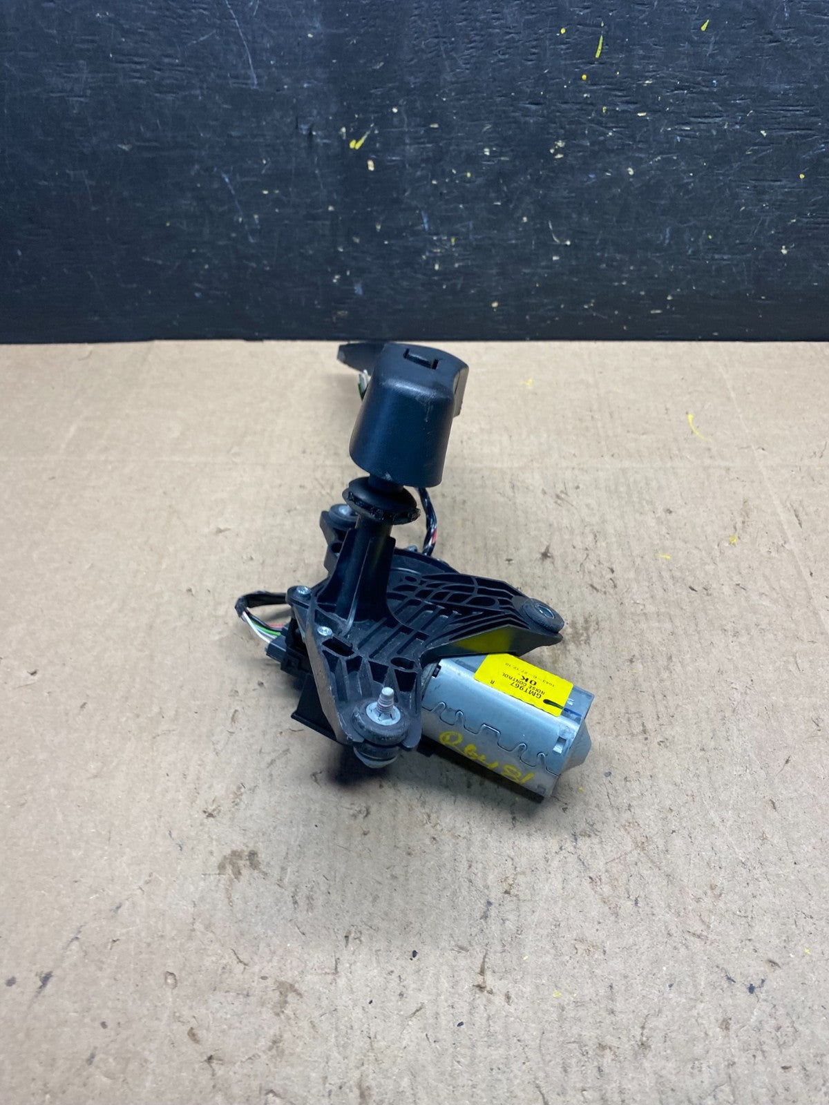 2013 to 2017 Buick Enclave Windshield Rear Wiper Motor R6481 DG2