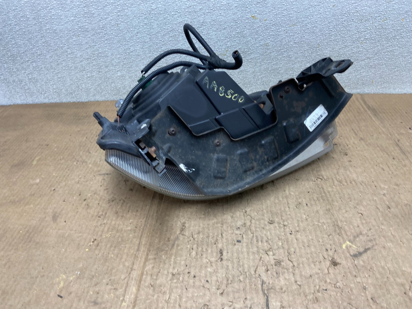 2005 - 2007 Ford Freestyle Left Driver LH Side Halogen Headlight AA8500 DW6
