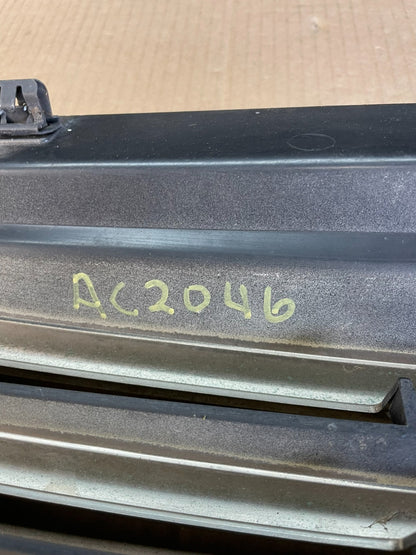 2002 to 2009 Gmc Envoy Front Upper Grill Grille OEM AC2046 DG6