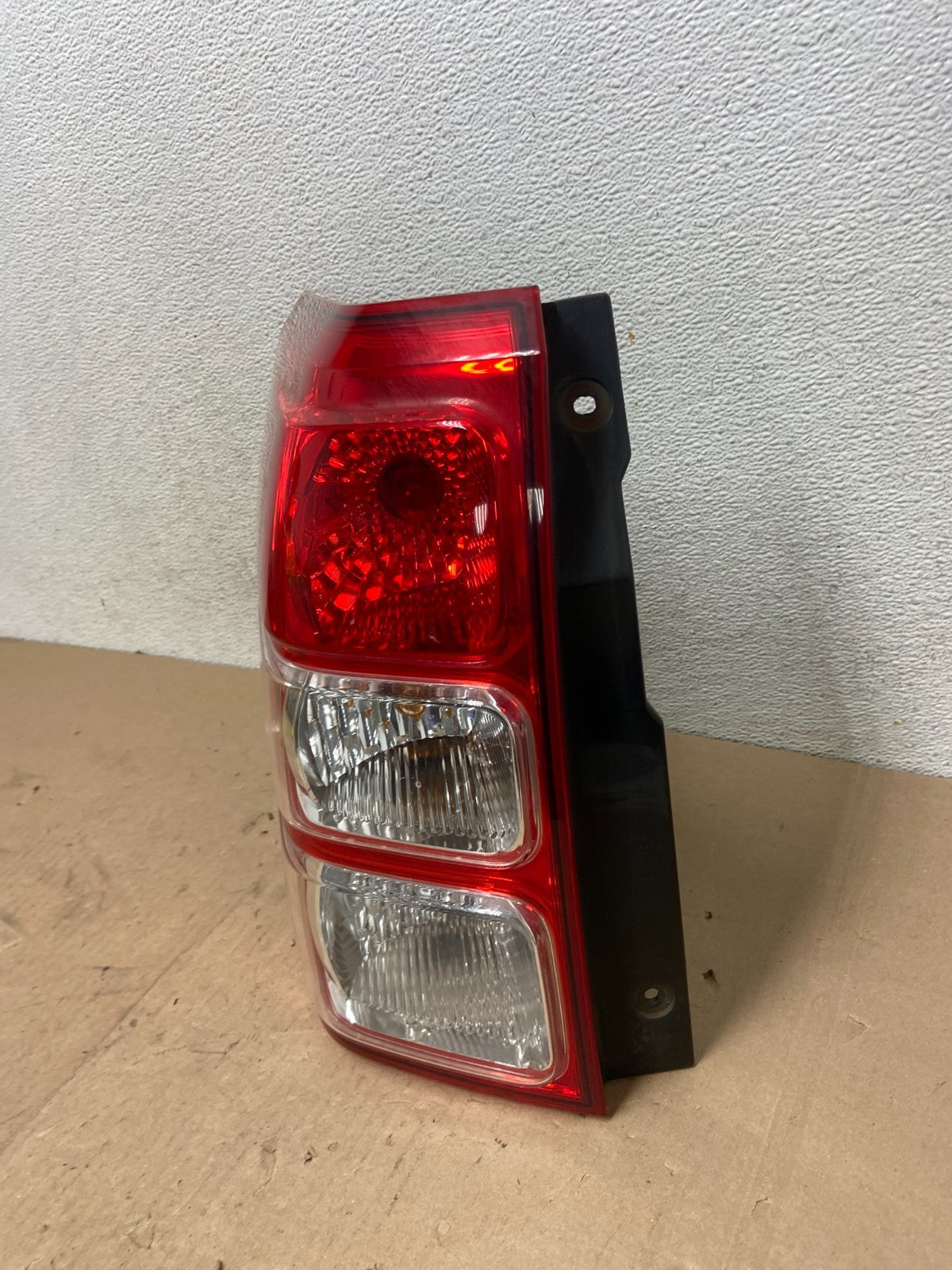 2006 to 2011 Suzuki Grand Vitara Left Driver LH Tail Light AG4747 DG1