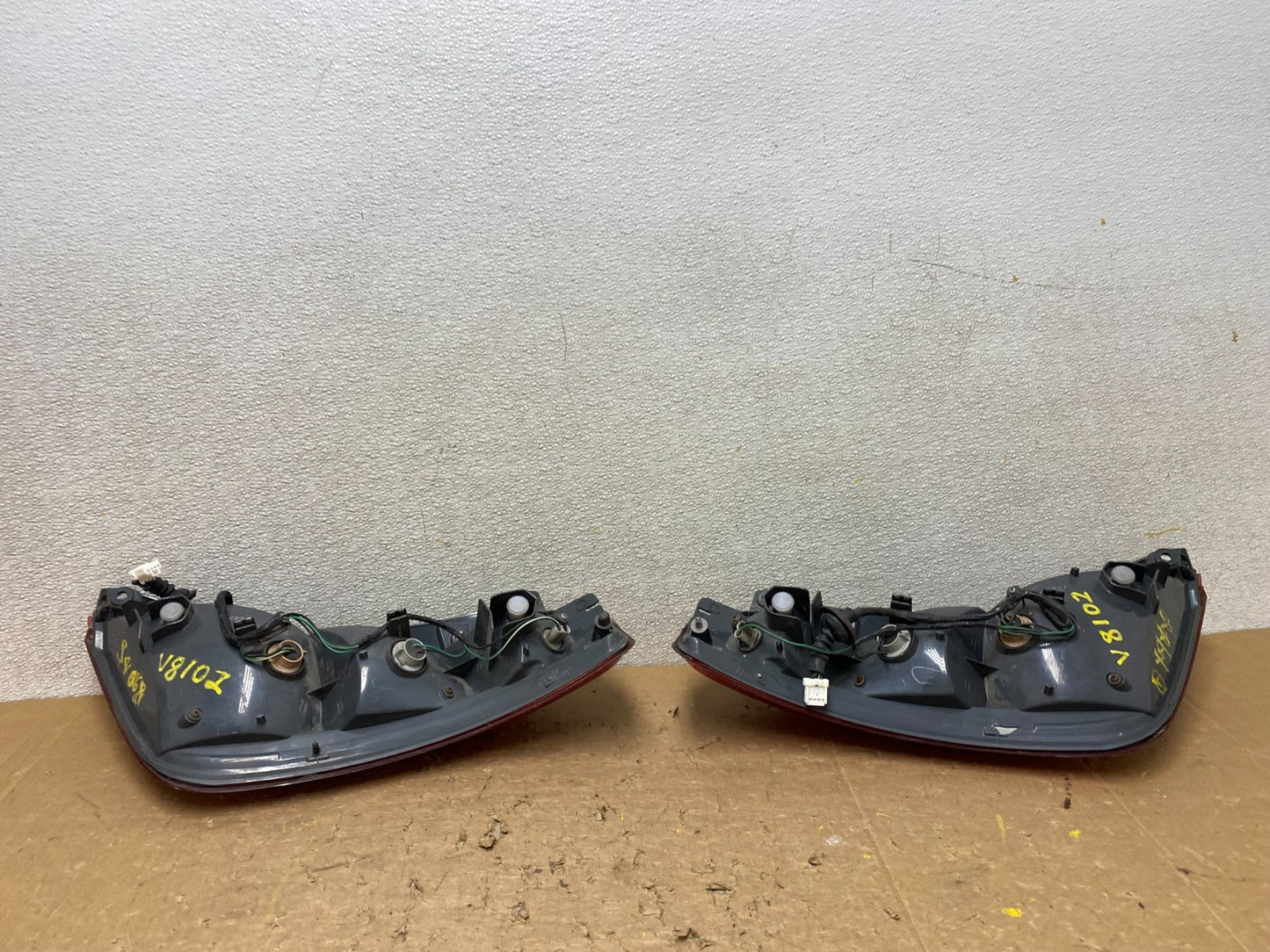 2003 2004 2005 Nissan Murano Left+Right Side Tail Lights Oem V8102 DW7