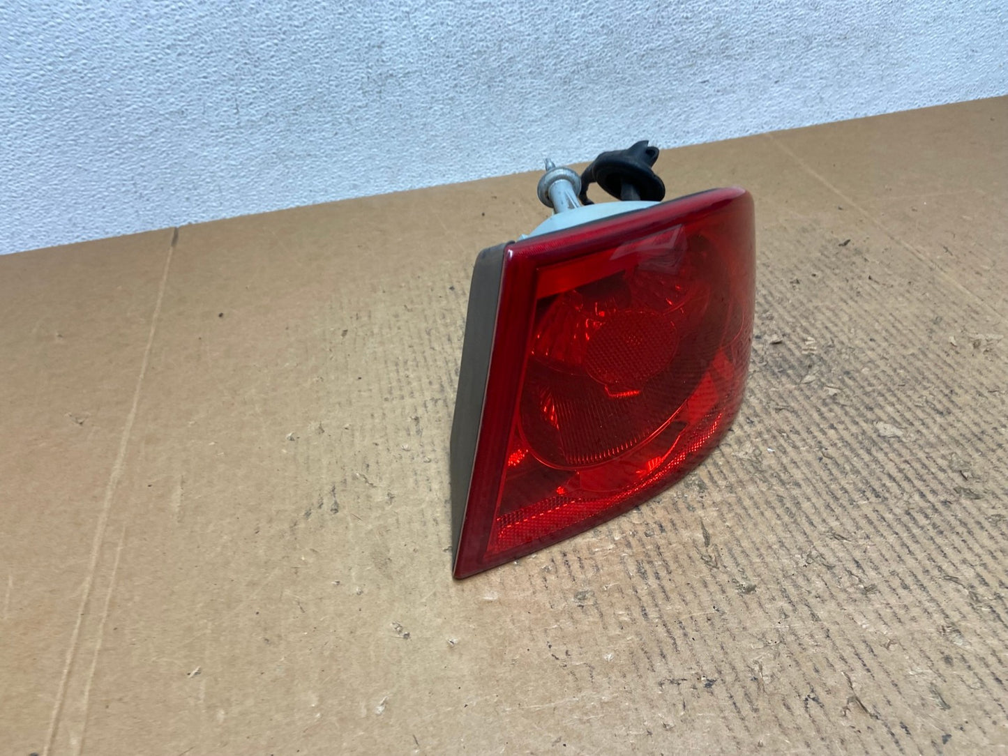2006 to 2008 Buick Lucerne Right Passenger RH Side Tail Light AE1585 LK2