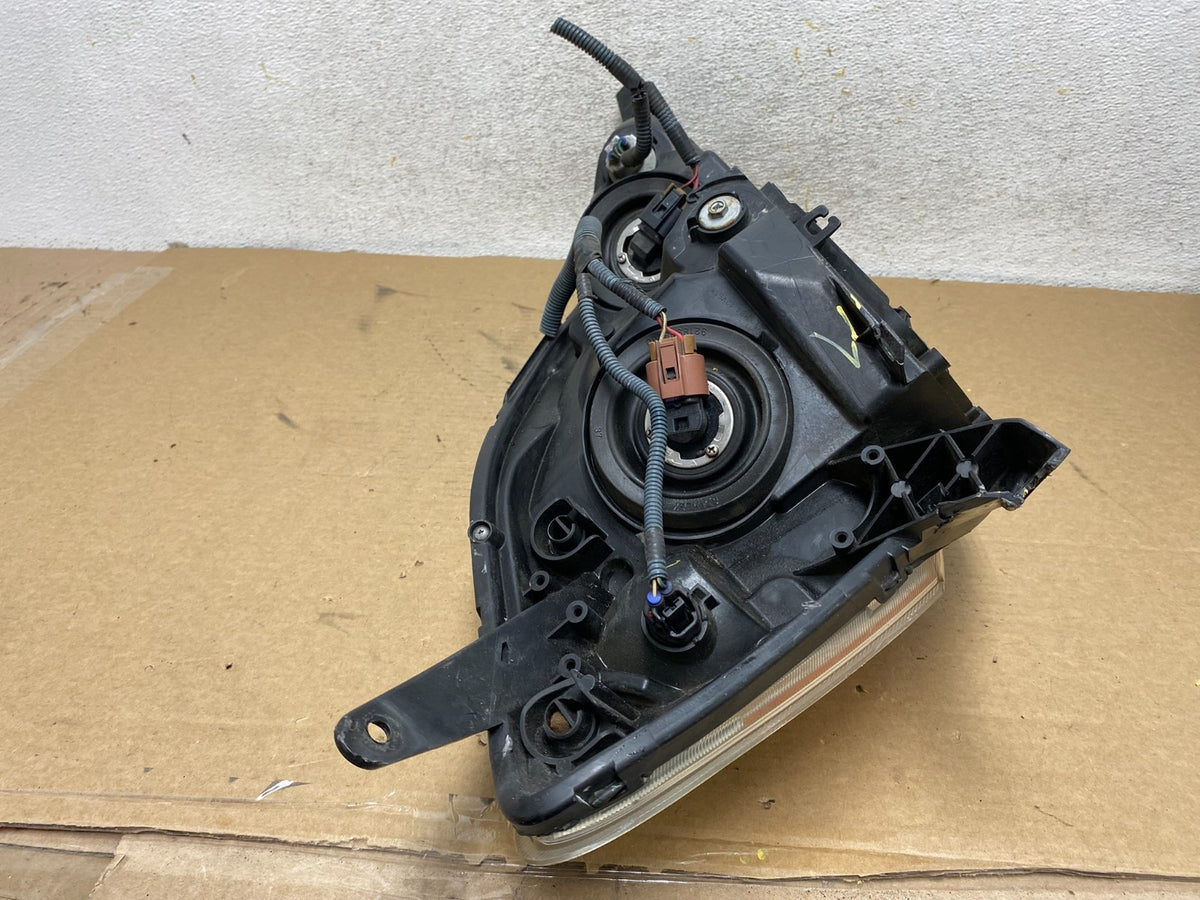2006 to 2010 Toyota Sienna Left Driver Lh Side Headlight Halogen AH4183 DW11