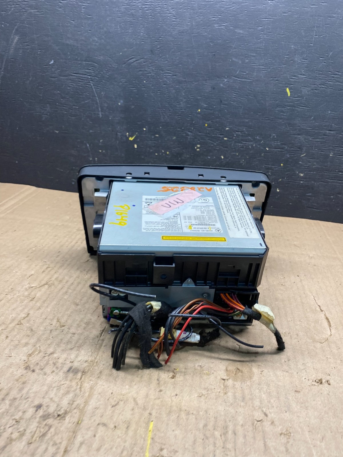 2006 to 2012 Mercedes ML350 GL450 Radio Navigation Screen Display P1649 R DG3