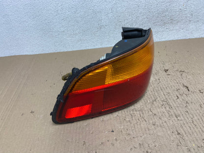 1998 1999 2000 Toyota Sienna Left Driver Tail light AF2914 LK2