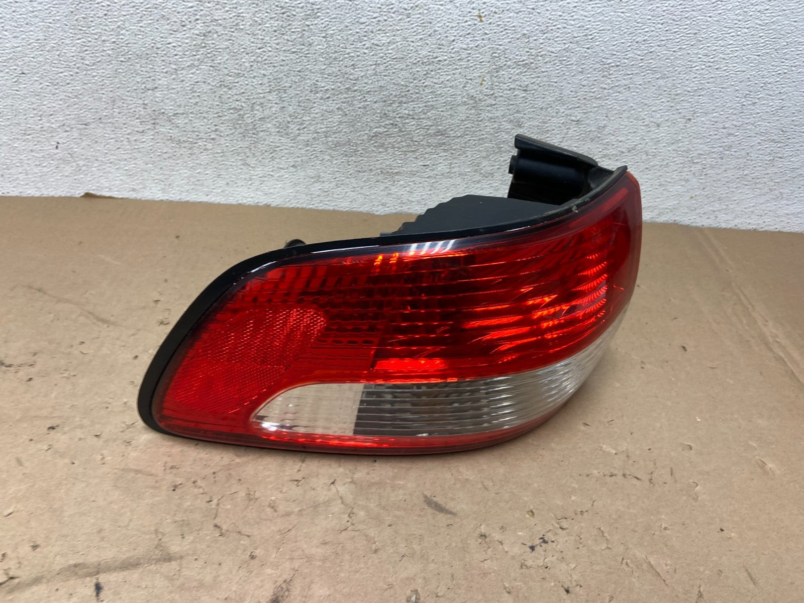 2001 2002 2003 Toyota Sienna Left Driver Lh Side Tail Light AG4303 LK2