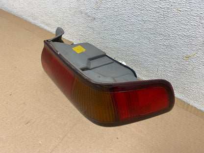 1997 1998 1999 Toyota Camry Tail Light Right Passenger Rh Side Oem D8267 DG11