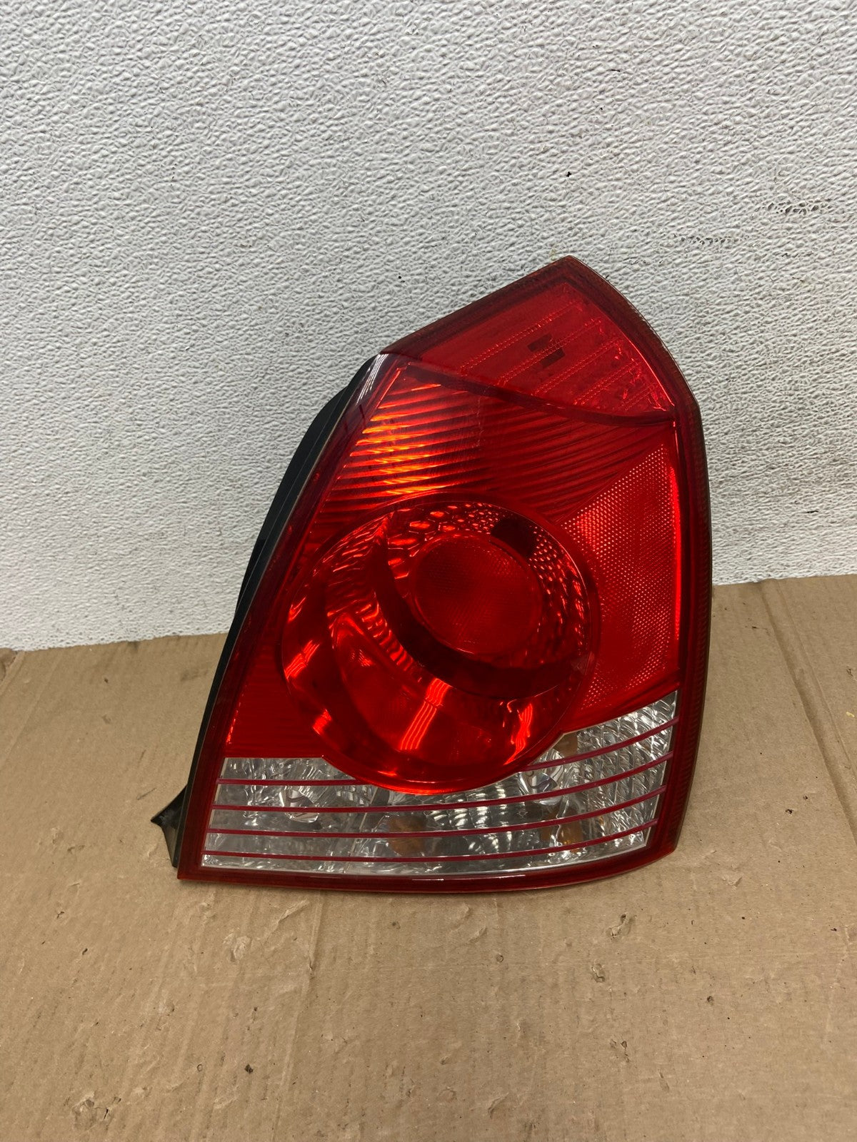 2004 2005 2006 Hyundai Elantra Sedan Right Passenger Tail Light AE8985 LK0