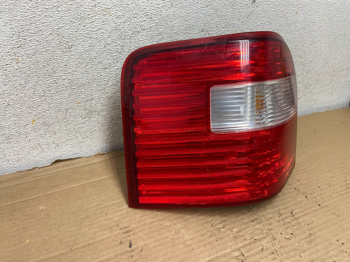 2005 2006 2007 Ford Freestyle Left Driver LH Tail Light AB6243 DG1