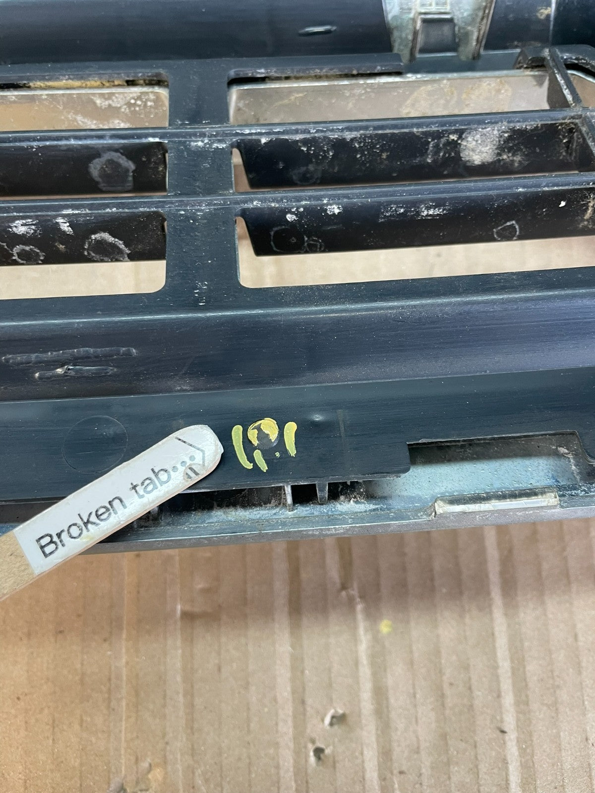 2008 to 2012 Ford Escape Front Upper Grill Grille Oem AC2257 DG5