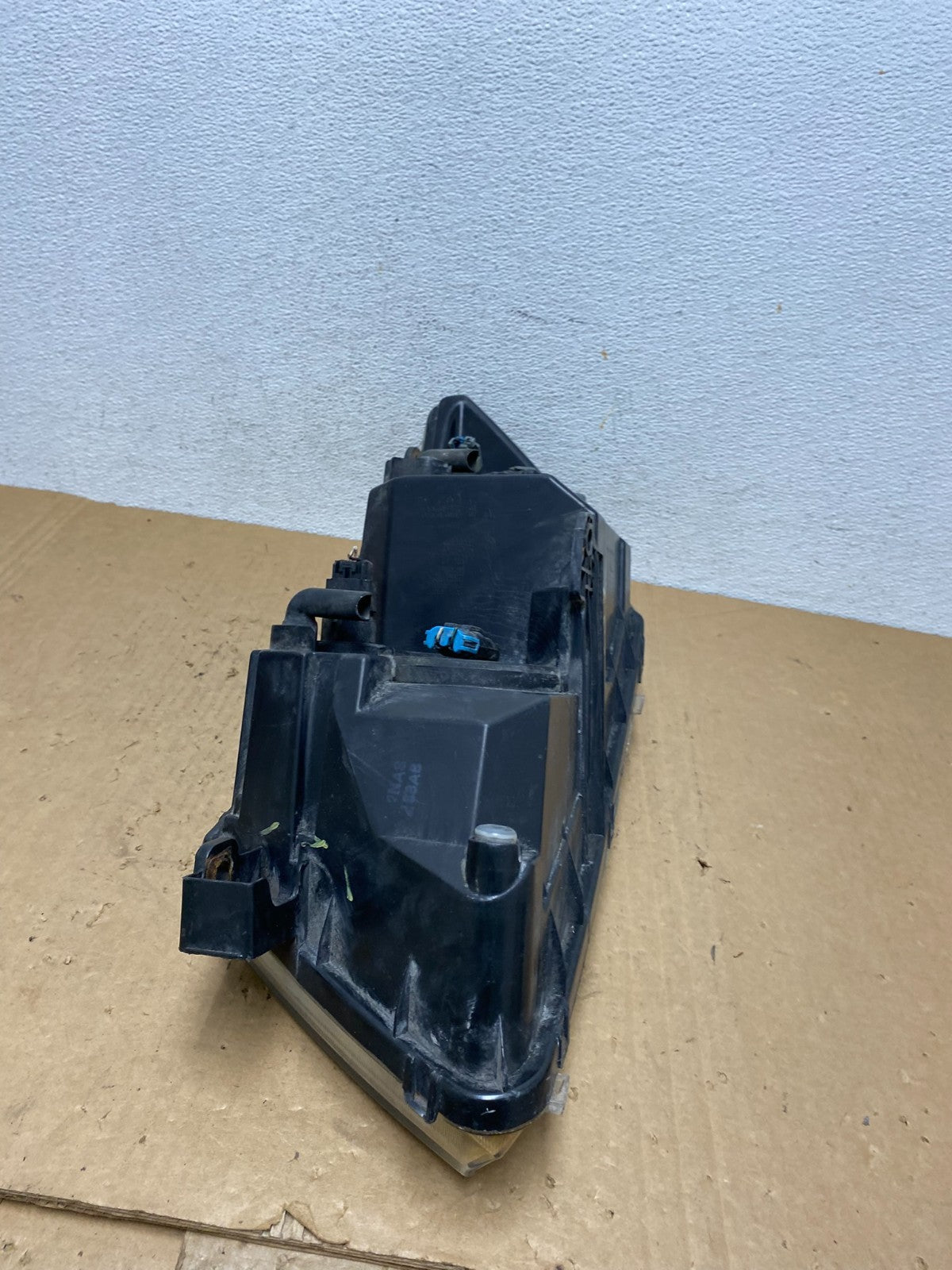 2009 to 2017 Dodge Journey Headlight Right Passenger Rh Halogen AD3234 DW10