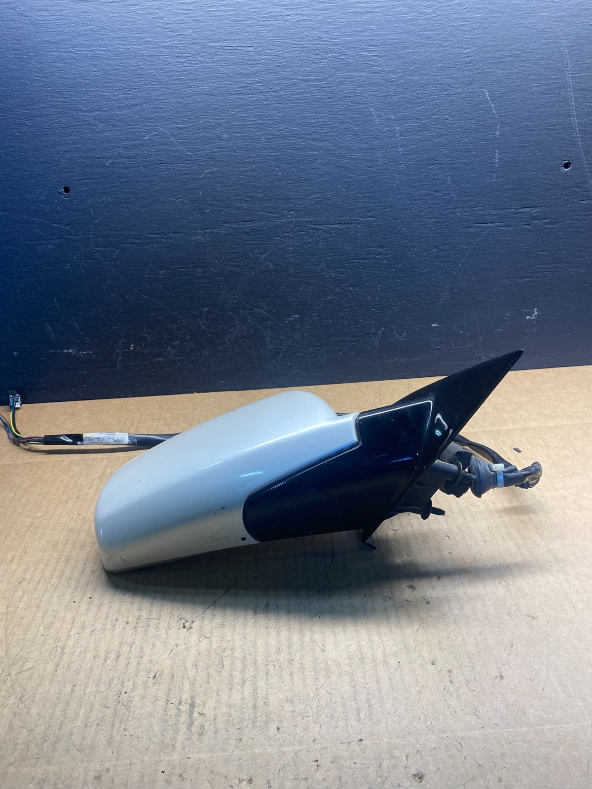 2005 to 2011 Cadillac STS Right Passenger RH View Door Mirror AC4198 DG3