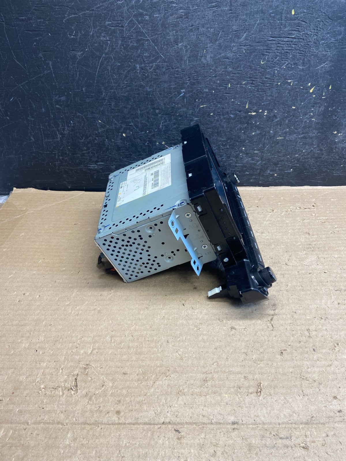 2017 to 2018 Hyundai Elantra Radio Clock Digital Player FM/AM AH5419 DG1