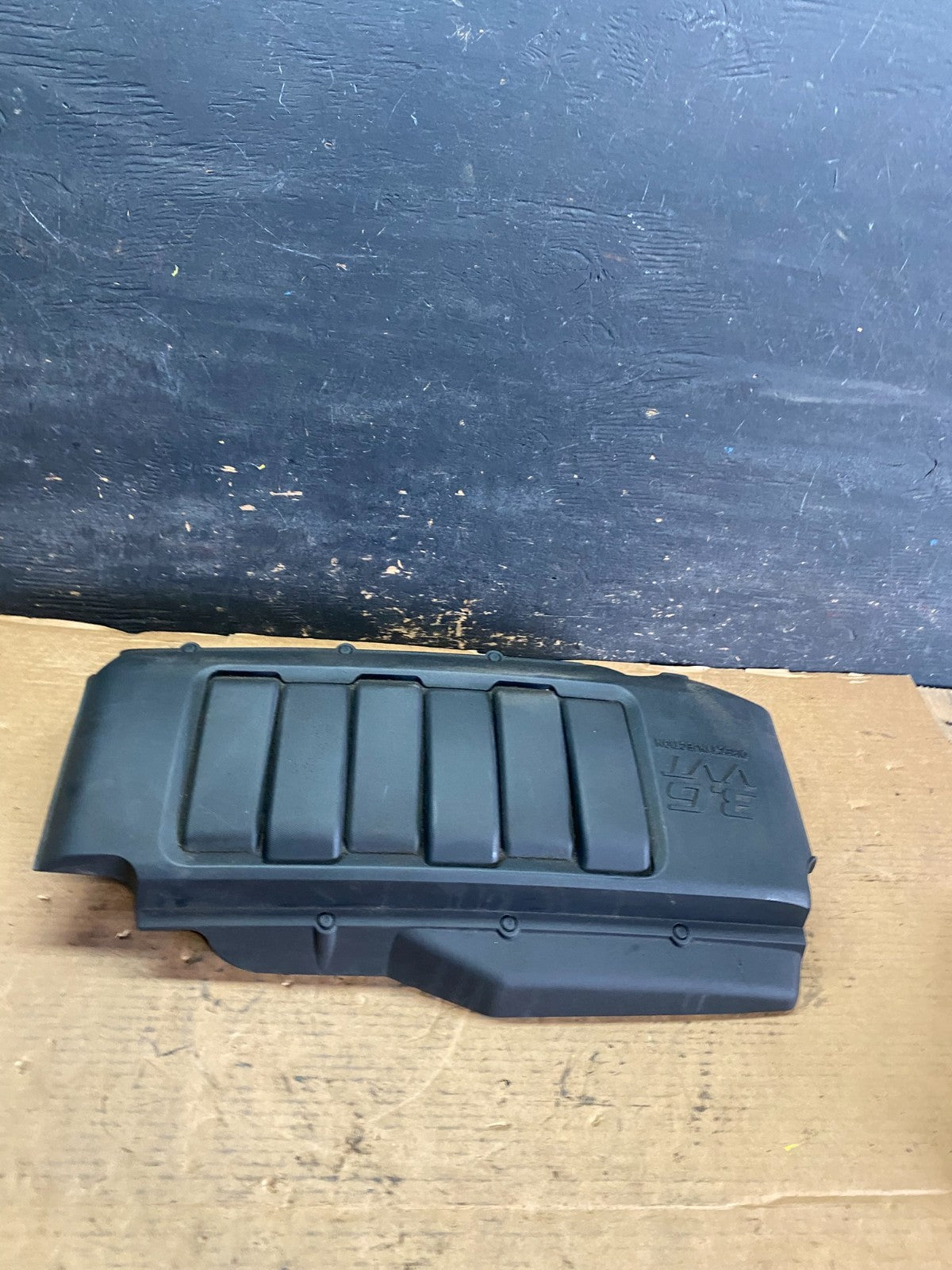 2007 to 2008 GMC Acadia 3.6L VVT Engine Cover Shield OEM S0466 DG1