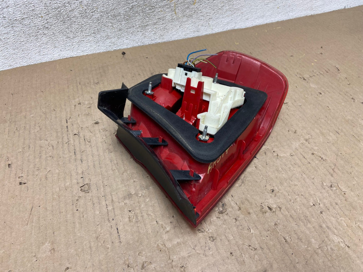 2006 2007 2008 BMW 328i 3 Series Left Driver Lh Side Tail Light AH5970 LK5