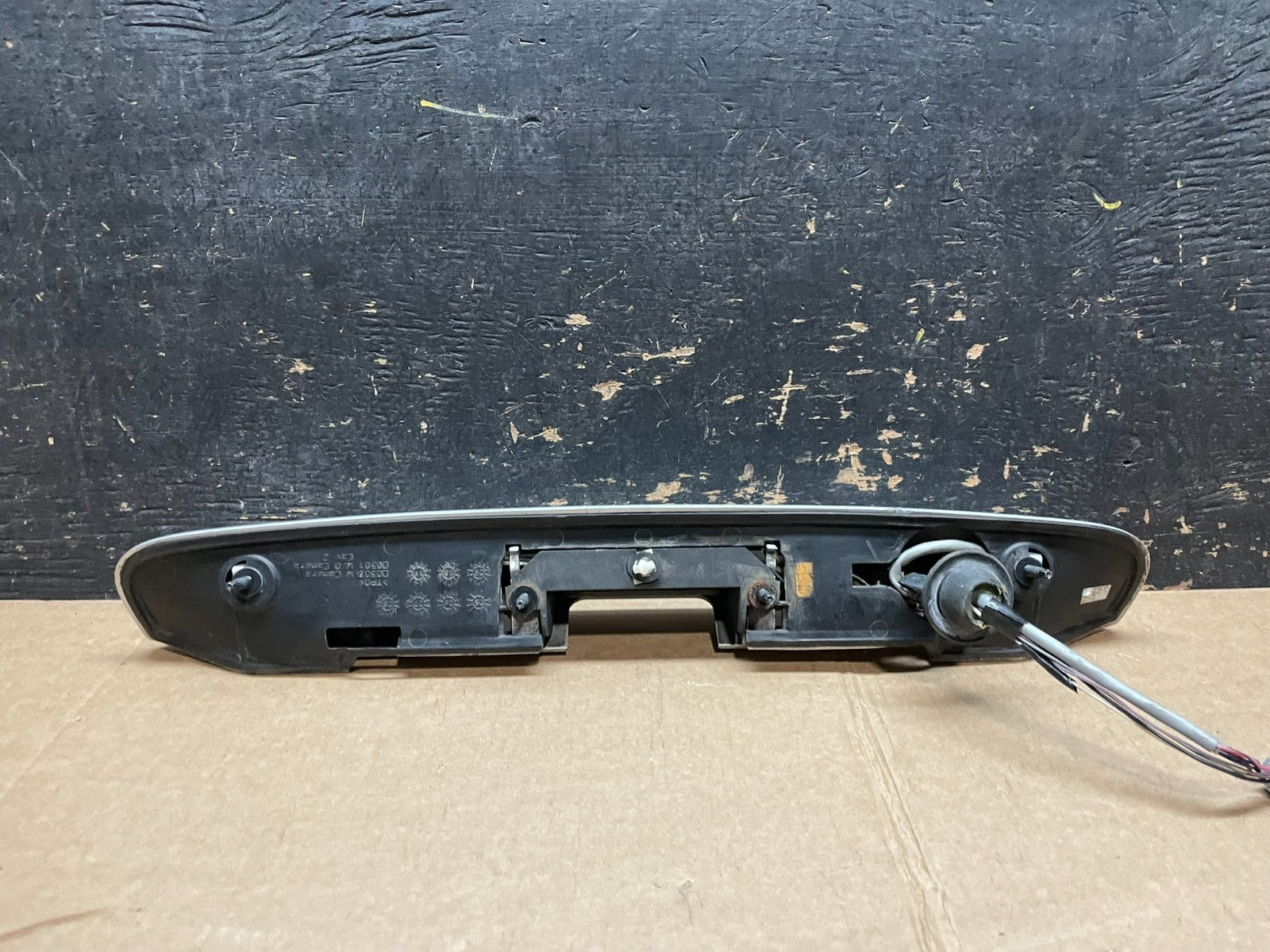 2008-2012 Buick Enclave Trunk Lid Finish Garnish Panel Moulding Camera Z5754 DG7