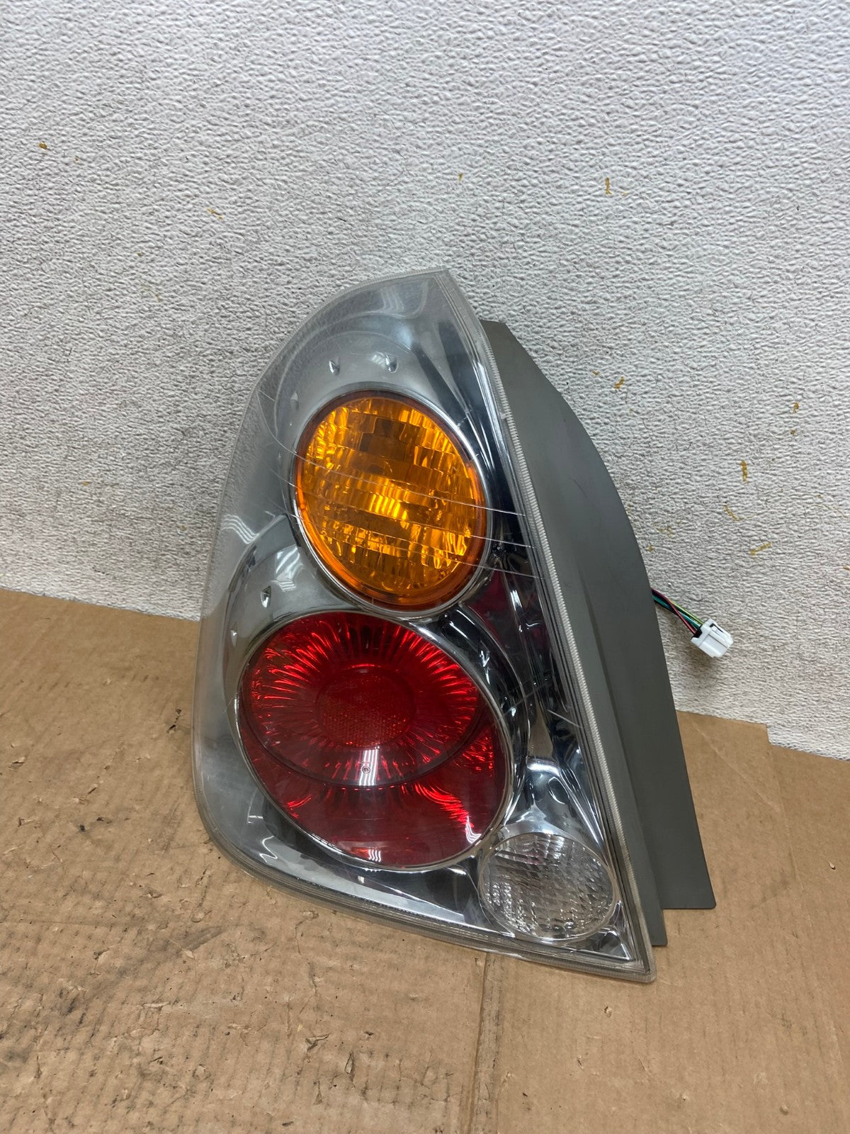 2002 2003 2004 Nissan Altima Tail Light Left Driver Lh Side AI4751 LK0
