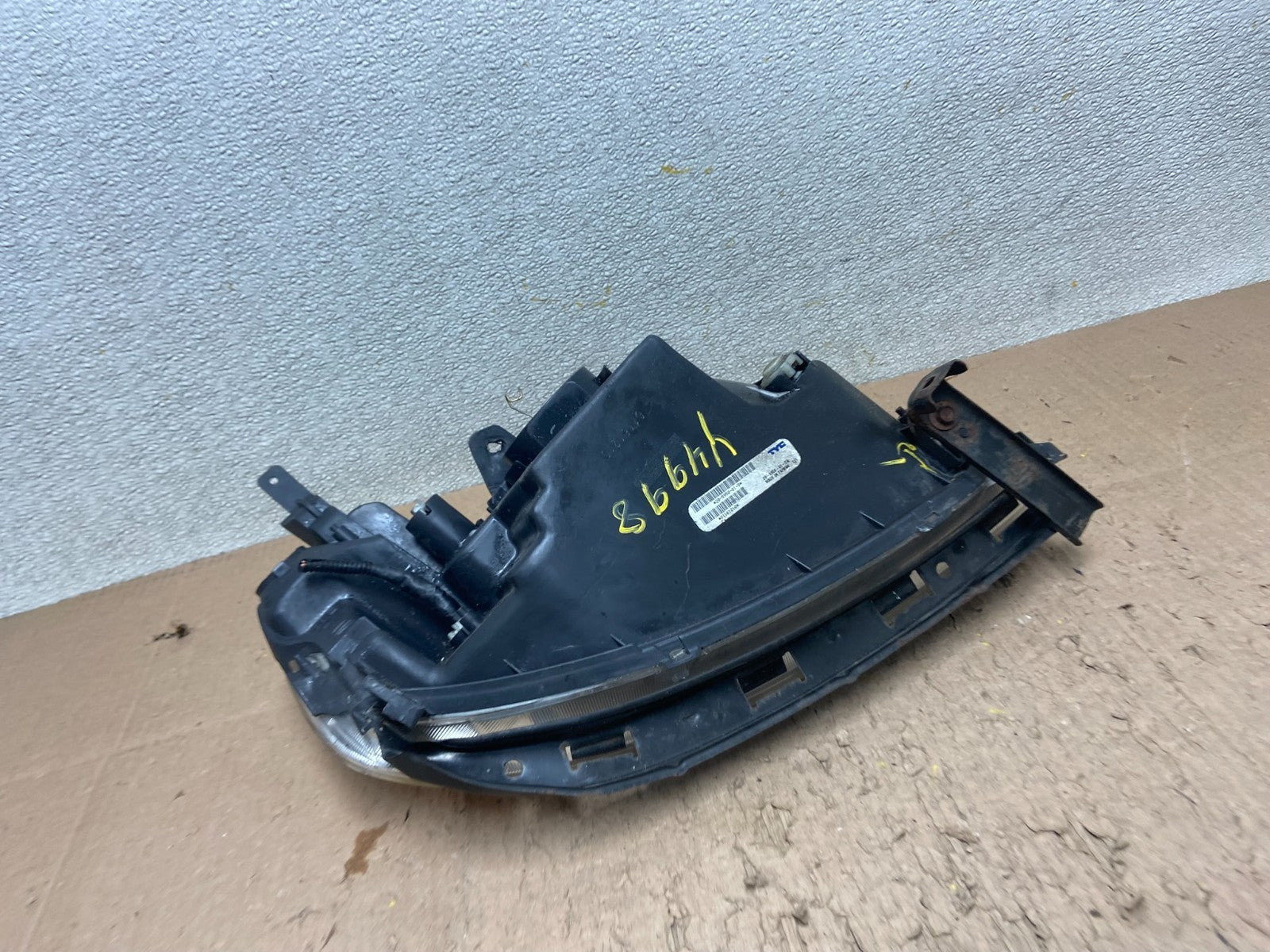 2001 - 2003 Honda Civic Coupe Headlight Halogen Left Driver LH TYC Y4998 DW7