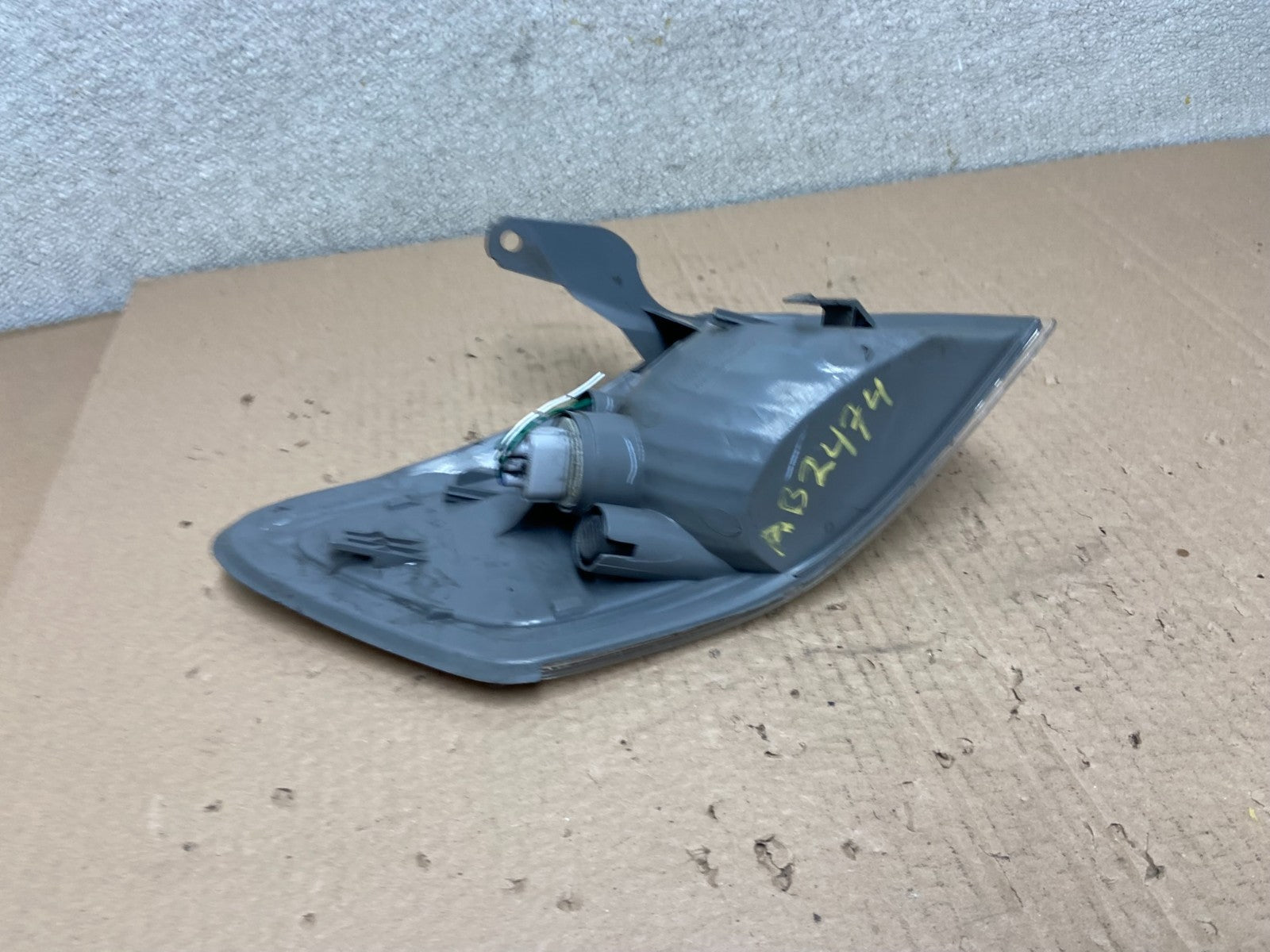 2000 - 2001 Toyota Camry Front Left Driver Lh Turn Signal AB2474 DW5