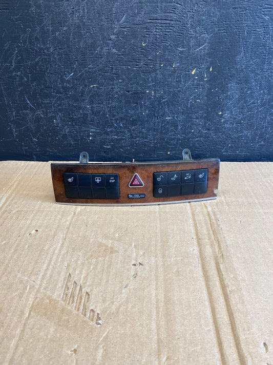 2005 - 2007 Mercedes C230 C240 Center Console Switch Control Unit AD7097 DG0