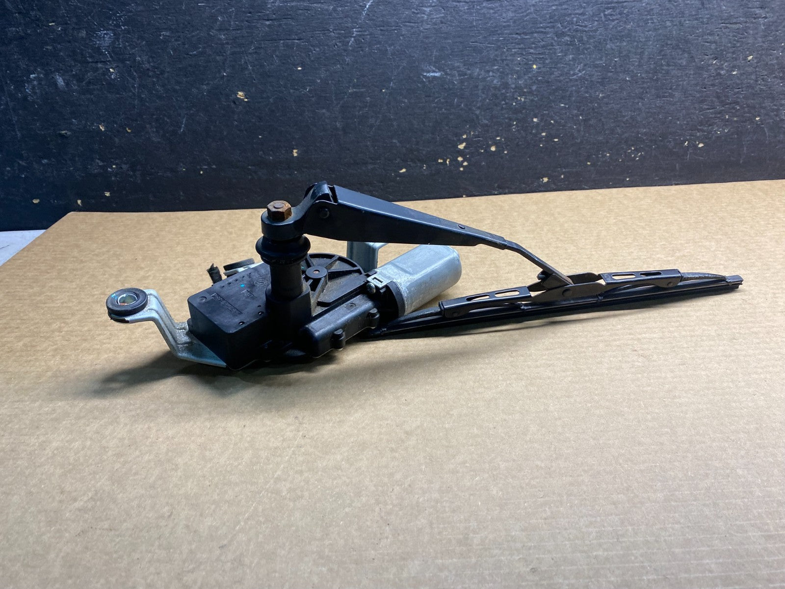 2010 to 2016 Cadillac SRX Rear Windshield Washer Wiper Motor z9037 DG3