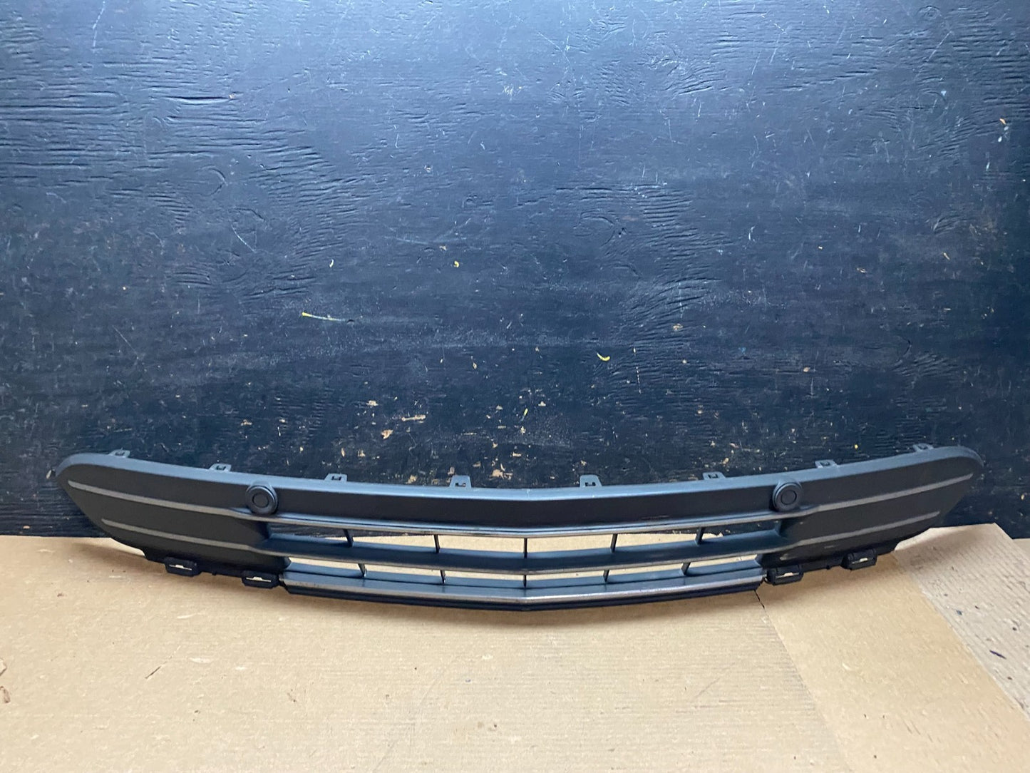 2013 to 2016 Lincoln MKS Front Lower Grille Grill v6977 DG0