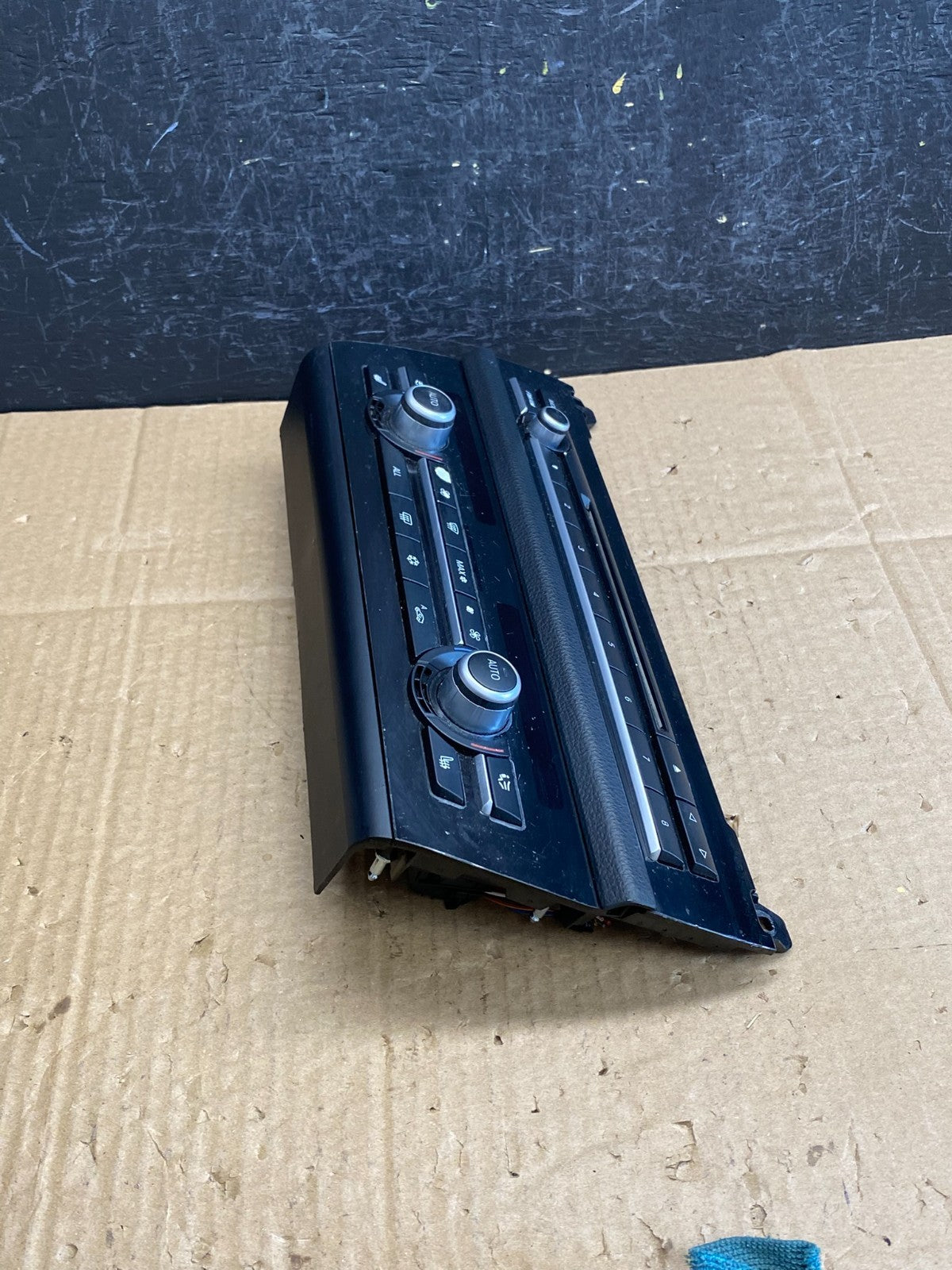 2010-2011 BMW F10 535i 550i Heater Ac Climate Radio Stereo Control ac9510 DG2