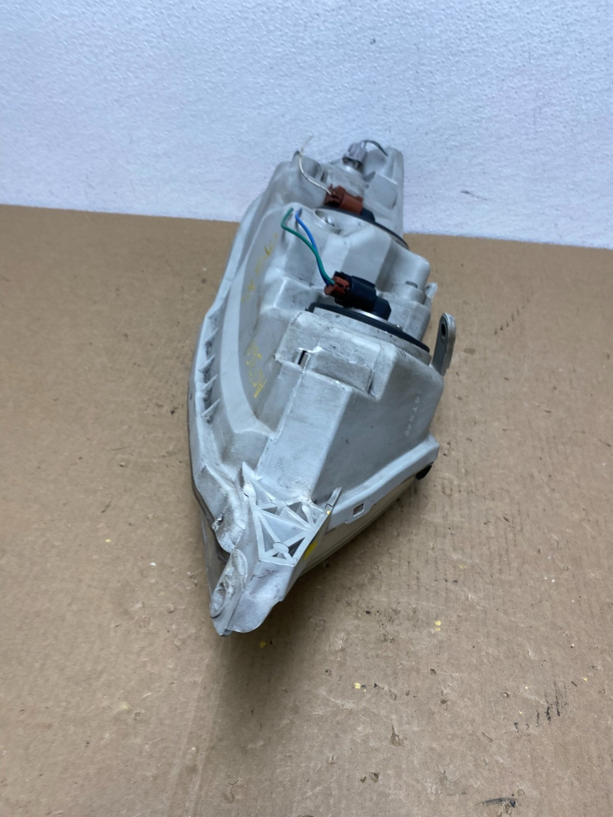 2000 to 2004 Toyota Avalon Halogen Left Driver LH Headlight Oem AC1364 DW8