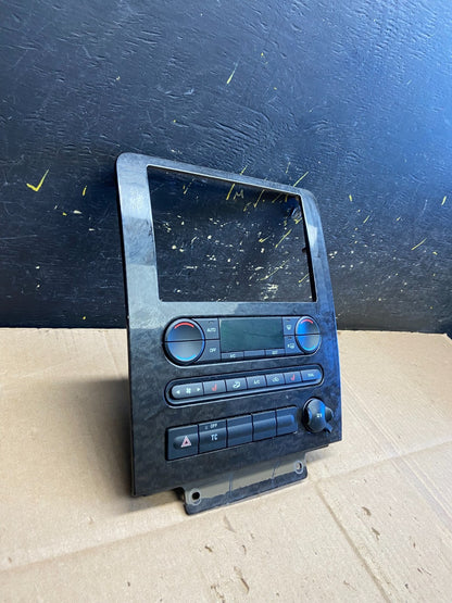 2004-2007 Ford Freestar Heater Climate Control Radio Control Bezel aa4915 DG2