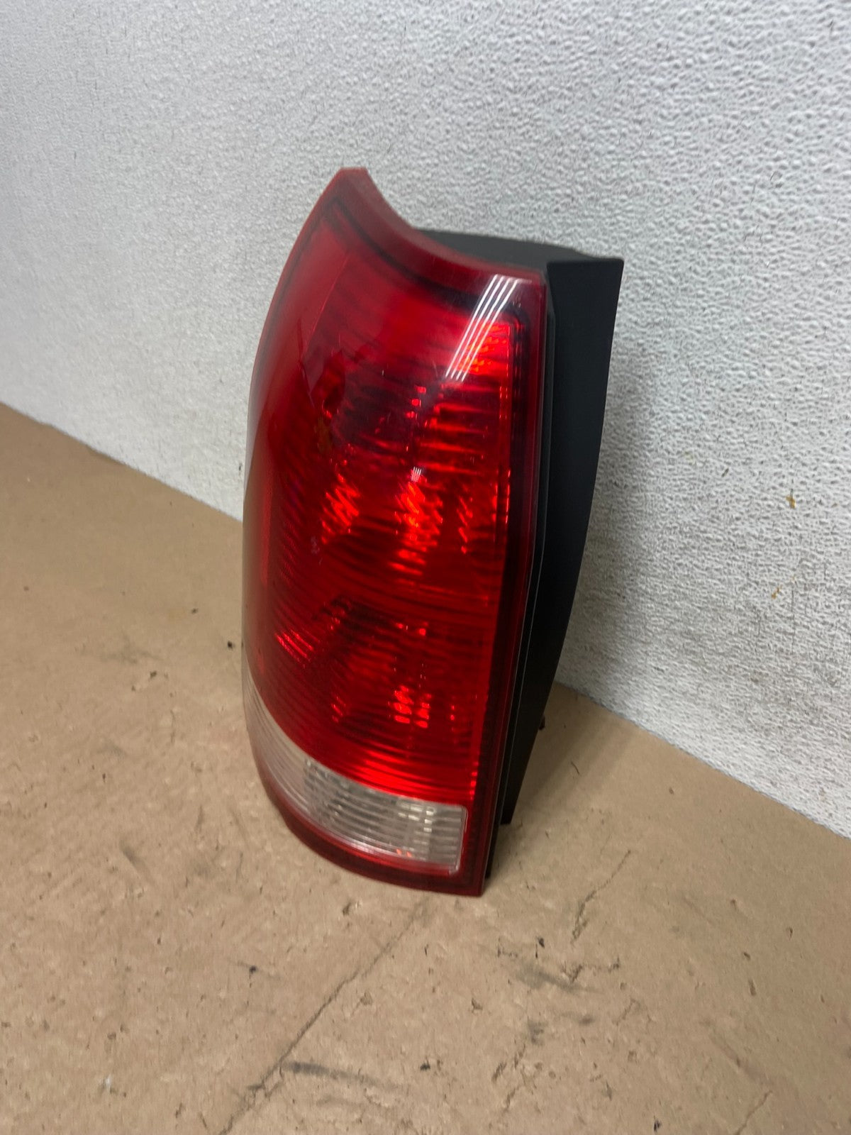 2004 2005 2006 2007 Saturn Vue Left Driver Lh Side Tail Light AG5497 LK1