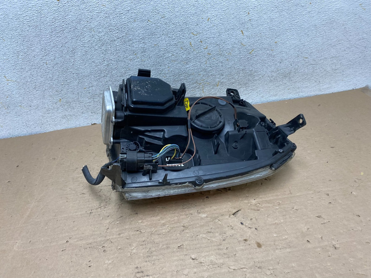 2007 - 2014 Cadillac Escalade Right Passenger Side Xenon HID Headlight AI1075 DW6