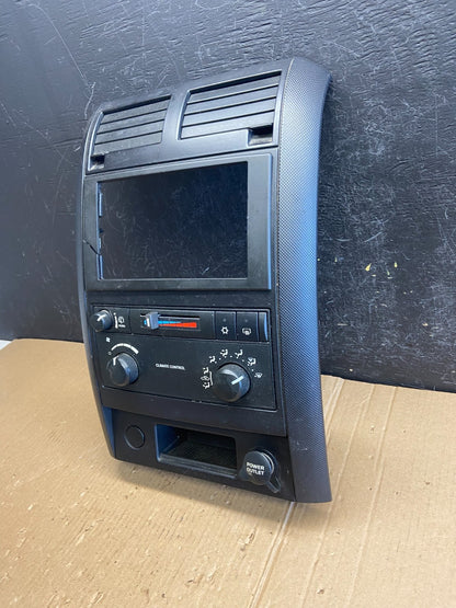 2001 to 2005 Dodge Durango Temperature Climate Control A/C Heat Dash AE38711