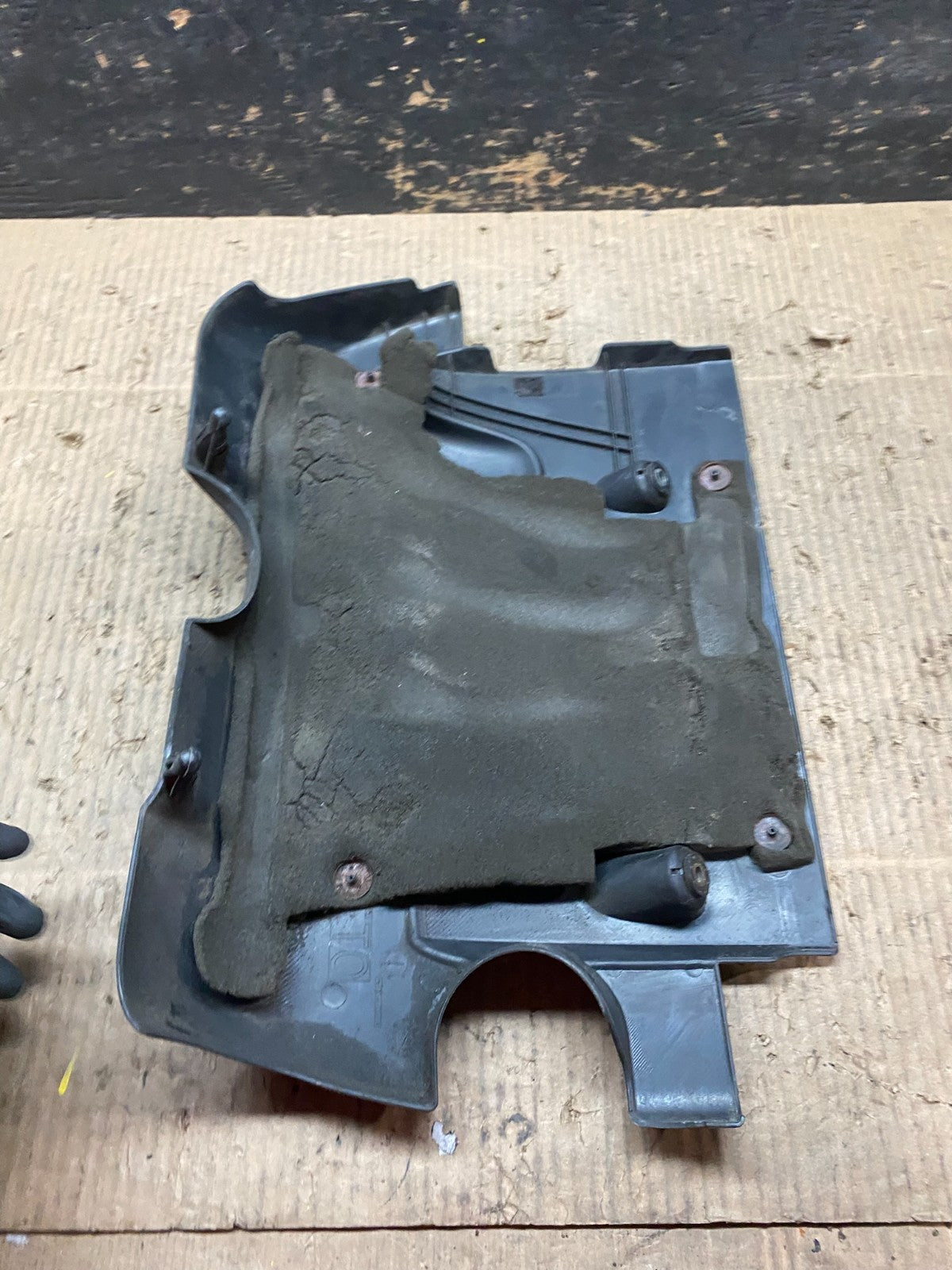 2009 to 2013 Nissan Sentra Engine Motor Cover T9916 DG7