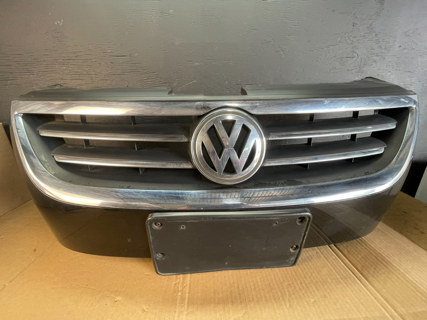 2009 to 2012 Volkswagen CC Front Upper Grill Grille ac5285 DG0
