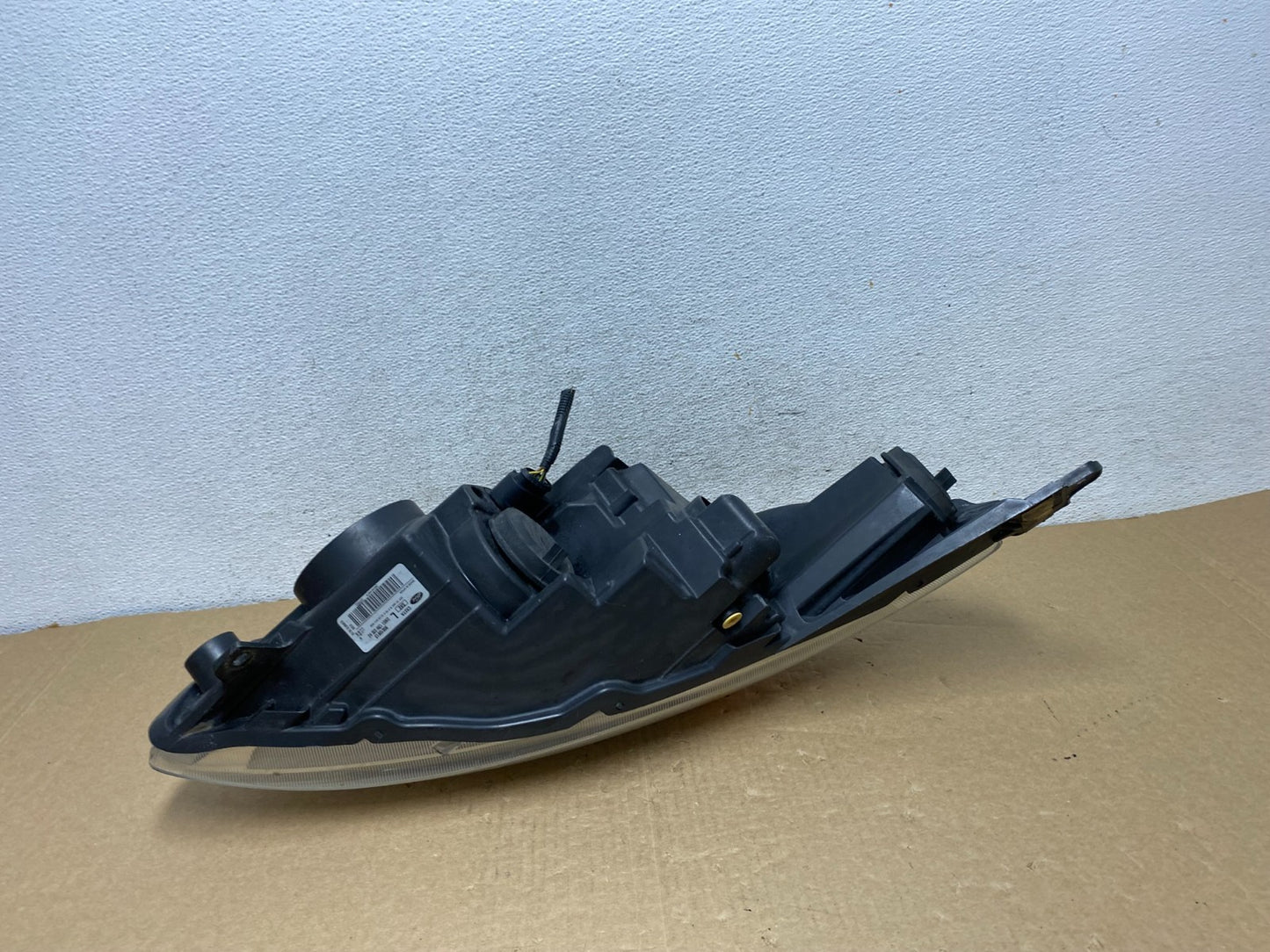 2013 to 2016 Ford C-MAX Left Driver LH Side Headlight AF7324 DW6