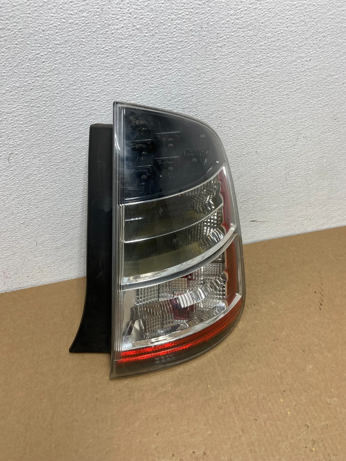 2004 - 2005 Toyota Prius Right Passenger Side Rh Tail Light TYC AC0043 DW2