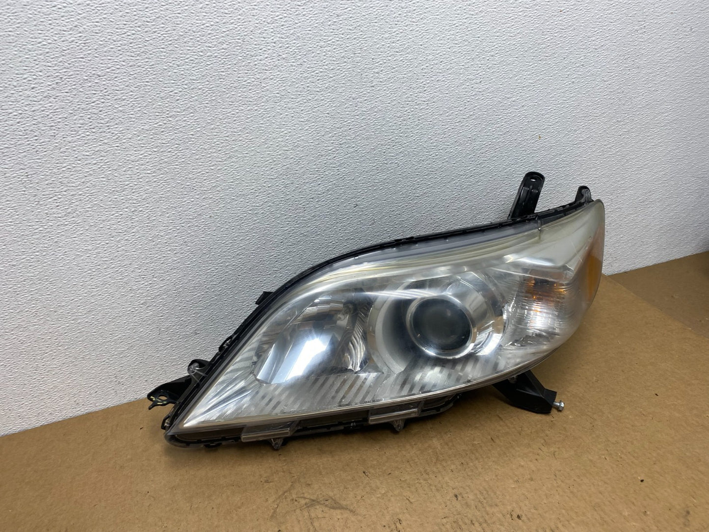 2011-2014 Toyota Sienna Left Driver LH Halogen Headlight AC1804 DW2