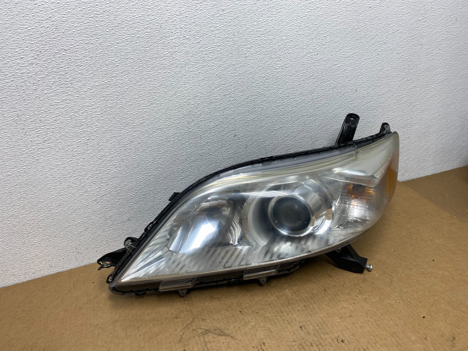 2011-2014 Toyota Sienna Left Driver LH Halogen Headlight AC1804 DW2