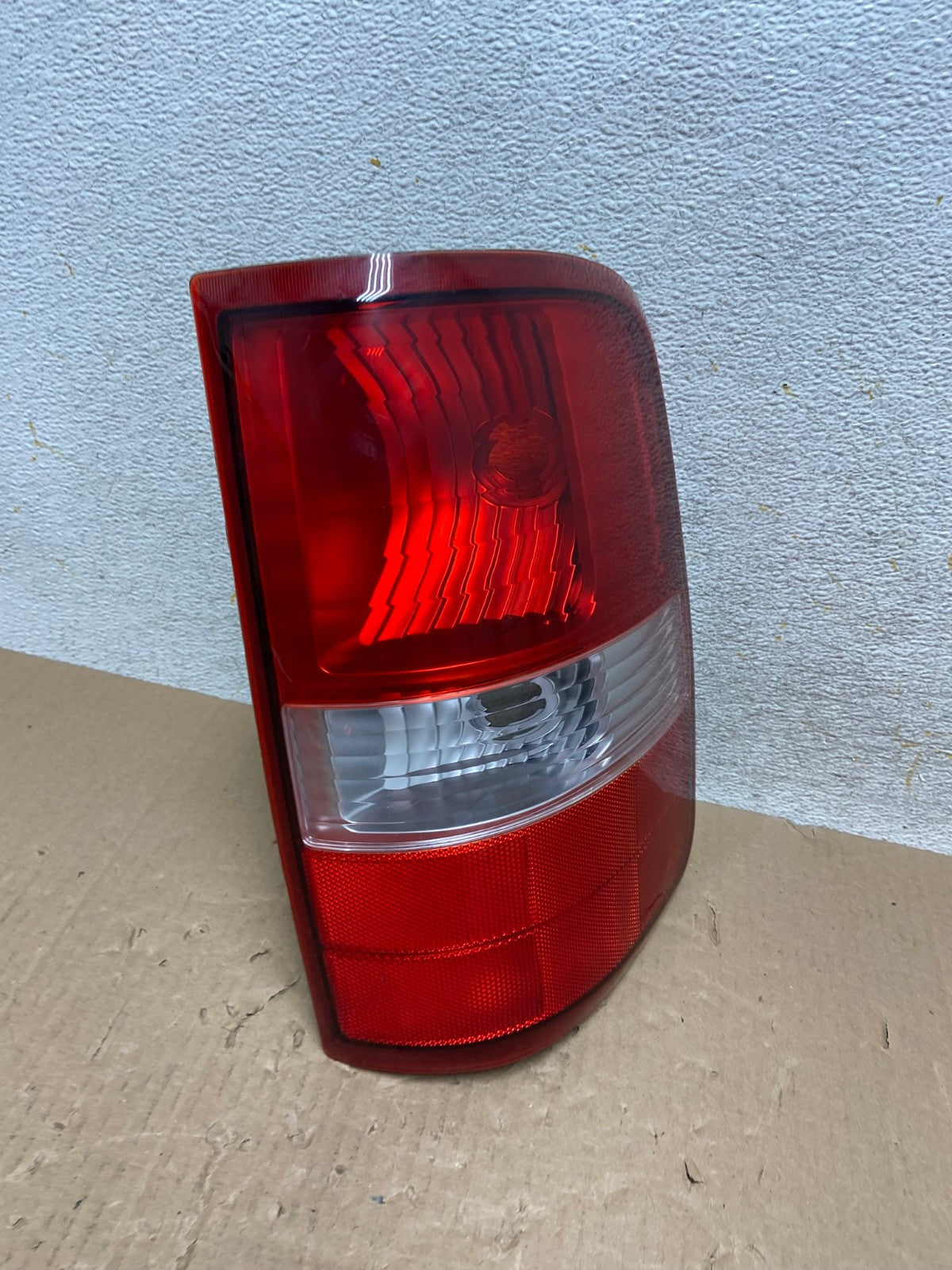 2004 to 2008 Ford F150 F-150 Right Passenger RH Side Tail Light AI1247 LK2