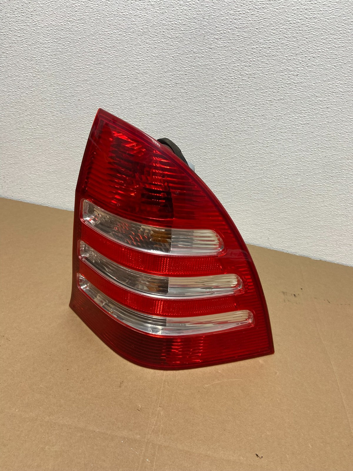 2003 to 2004 Mercedes W203 C-Class Right Passenger Tail Light ab6305 DG0