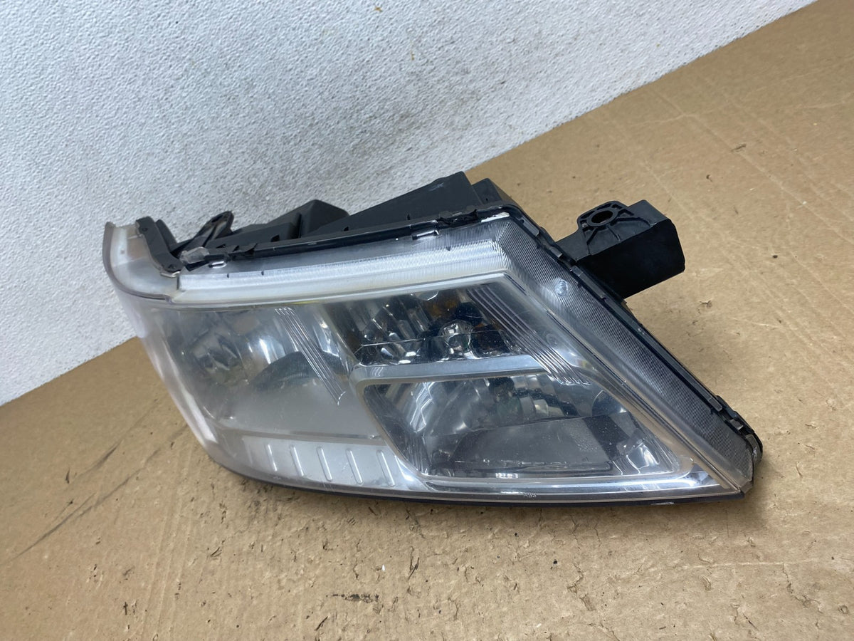 2009 to 2017 Dodge Journey Headlight Right Passenger Rh Halogen AG1317 DW1