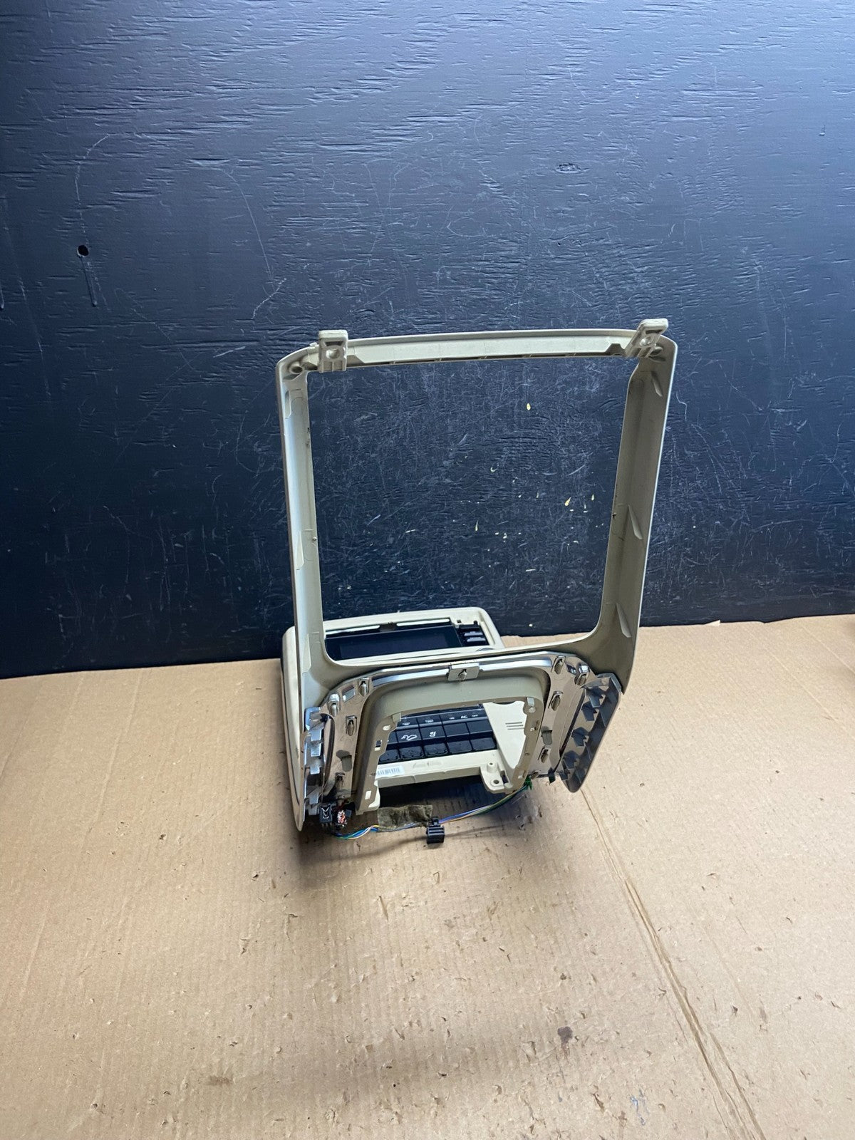 2008-2011 Volvo S80 XC70 Climate Control Radio Bezel Panel Trim ae3842 DG3