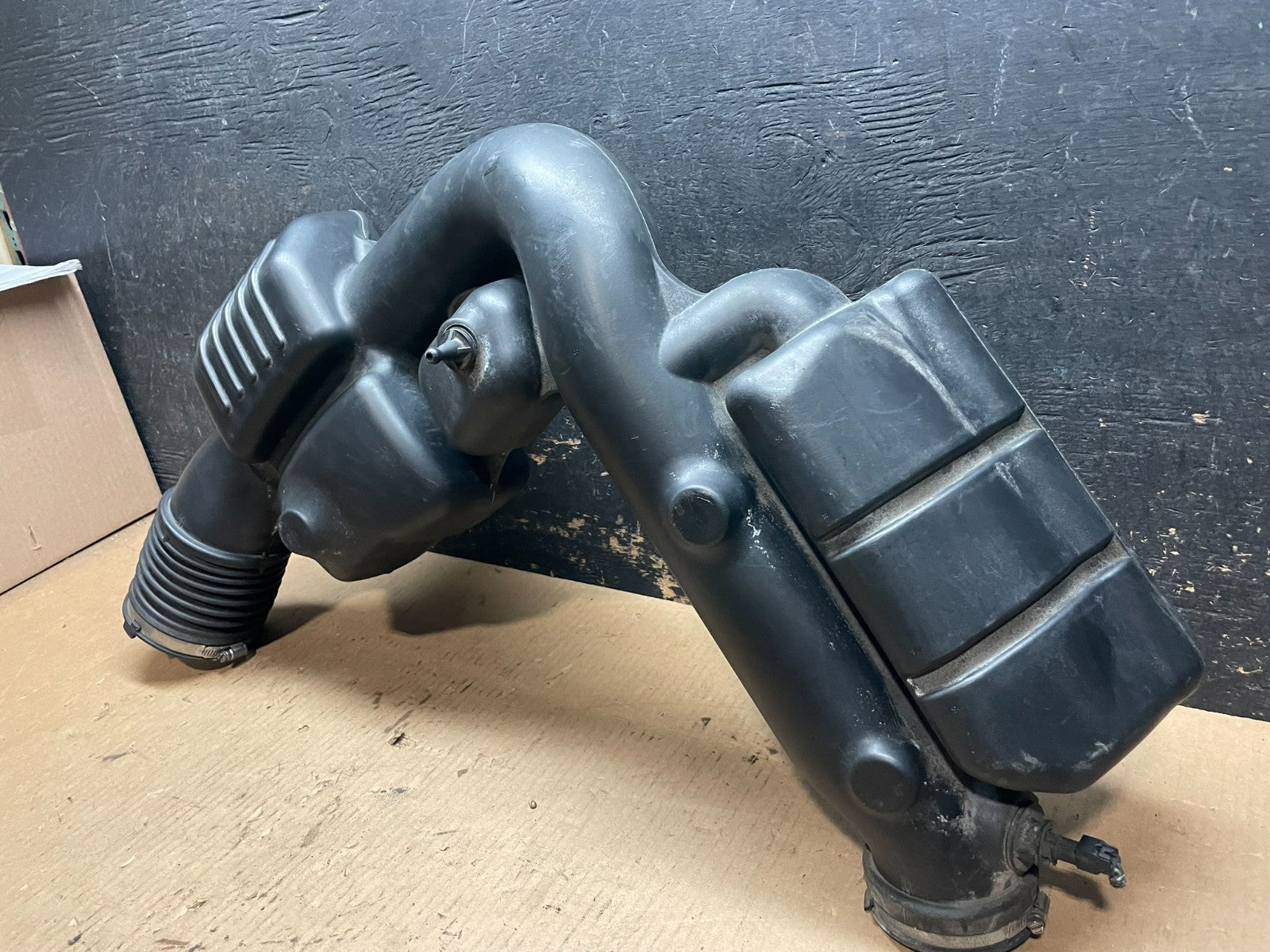 2011 - 2013 Dodge Durango 3.6L Resonator Air Intake Tube AA2408 DG6