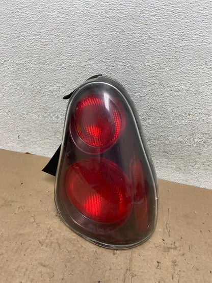 2000 to 2005 Chevrolet Monte Carlo Right Passenger RH Side Tail Light AG5690 LK0
