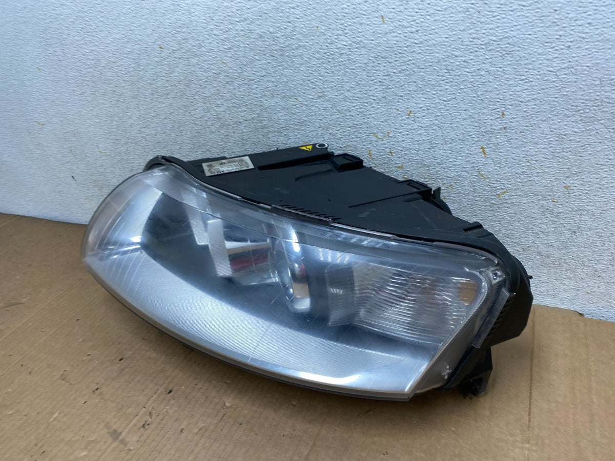 2005 to 2008 Audi A6 Left Driver Side Headlight Xenon HID AI8516 DW1